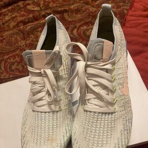 Women Vapormax Size 10 Excellent Condition